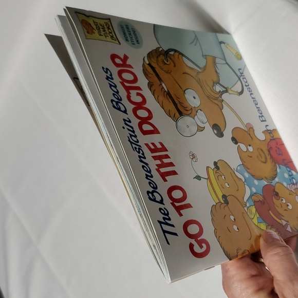 Berenstain Bears Go To The Doctor BONUS 2 Full Sticker Sheets Learn Read - Picture 9 of 17